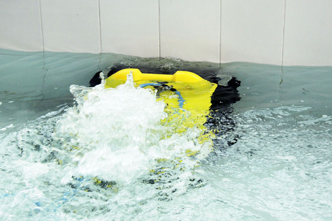 超級海豚自動吸污機(jī)