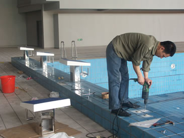 游泳池出發(fā)臺(tái)的安裝