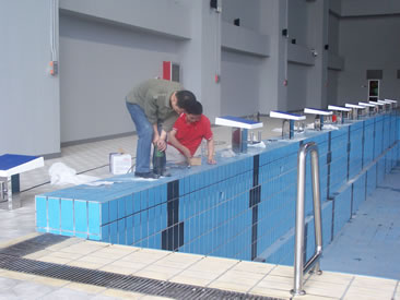 安裝游泳池出發(fā)臺(tái)